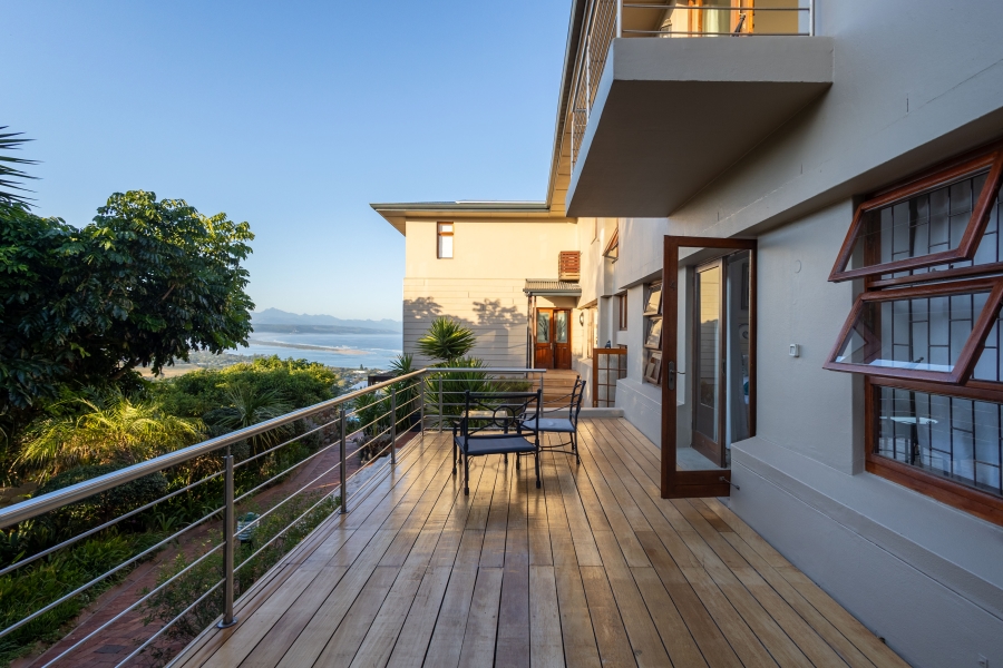7 Bedroom Property for Sale in Bowtie Western Cape